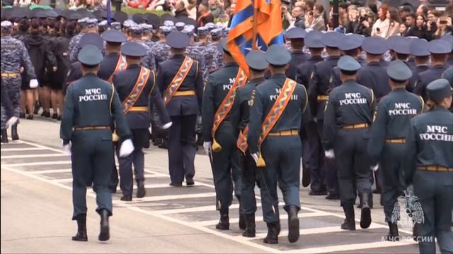 Сотрудники МЧС приняли участие в торжественном параде в честь 80-й годовщины Победы в ВОВ