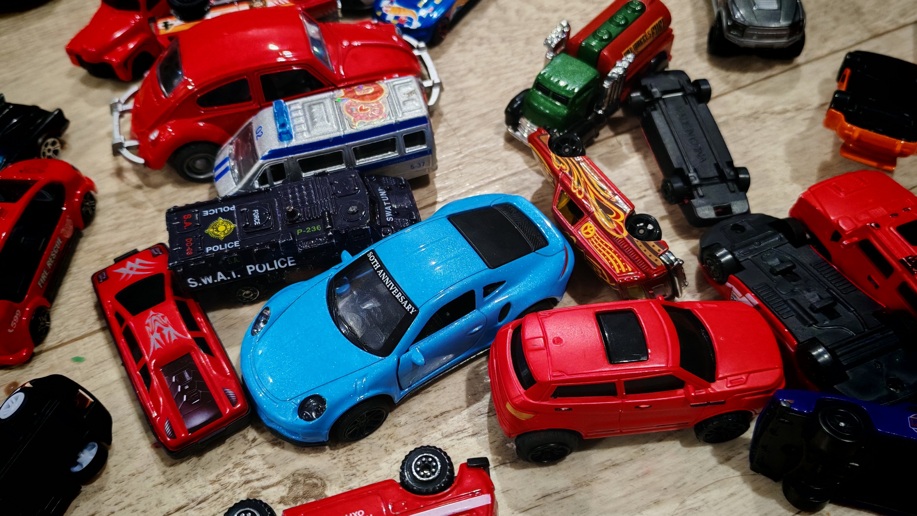 играем в детские машинки