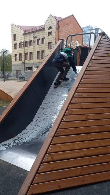 Прыжок на горку