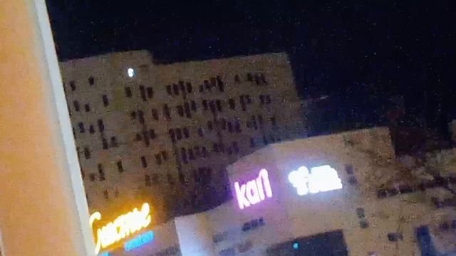 Раньше салют смотрели с балкона, а потом построили "Счастье"', но залпов пять хороших всё же увидела