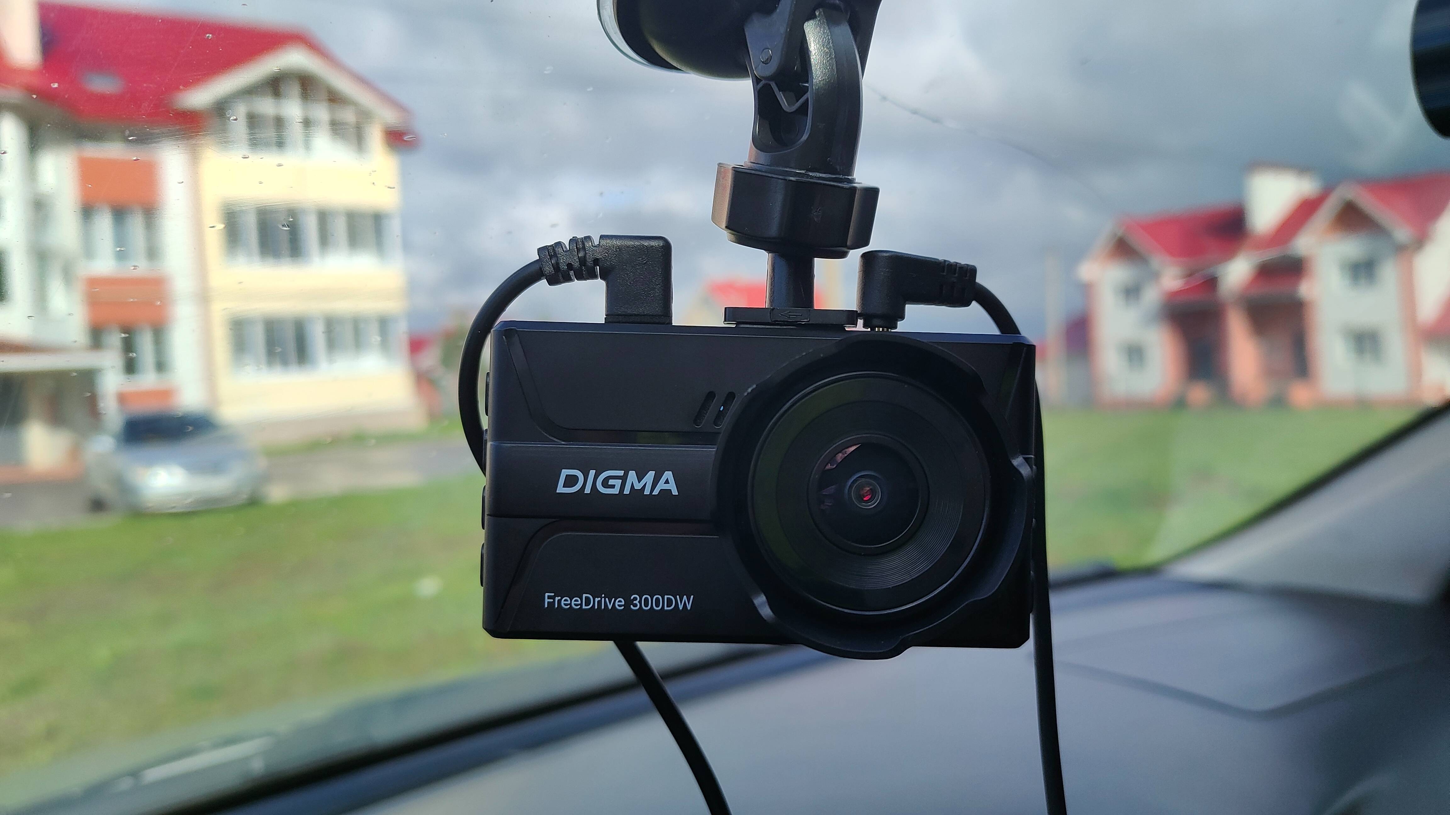 Обзор видеорегистратора Digma FreeDrive 300DW