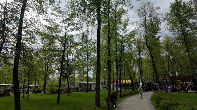 Небольшая прогулка в парке 9 Мая