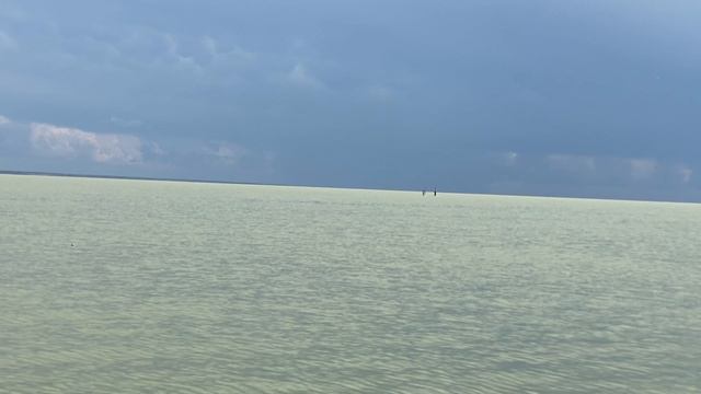 А не махнуть ли нам в Ейск. Мне ночами снится это море и небо.
