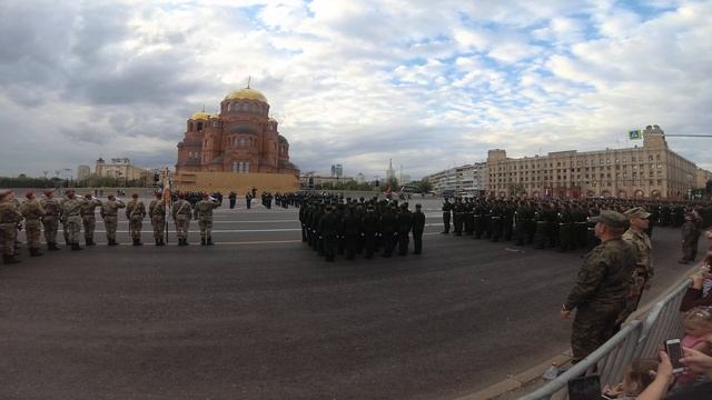 Первая репетиция парада в честь Дня Победы на площади