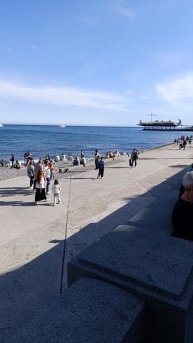 Ялта. Пляж на Набережной. 9 мая.