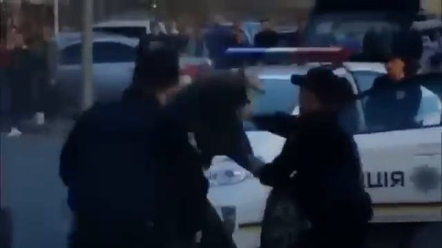 Проспект Грикоренко, Новус 27.04.2016. Полиция vs Борец . кор