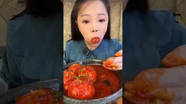 КИТАЙЦЫ ЕДЯТ НА КАМЕРУ!!! 🥢🥢🥢