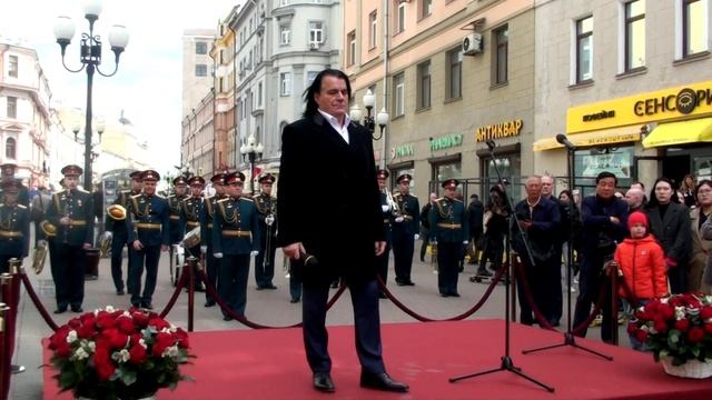 Вячеслав Ольховский "Такая нам судьба дана" Москва.Арбат. 07.05.2015г.