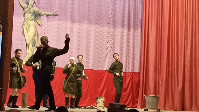 Концерт в деревне, просвещенный Великой победе