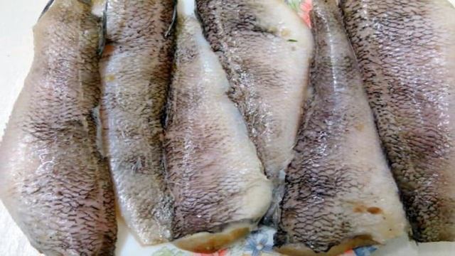 Нототения с фаршированными помидорами.