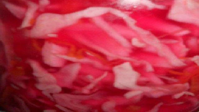 Соленая капуста с буряком