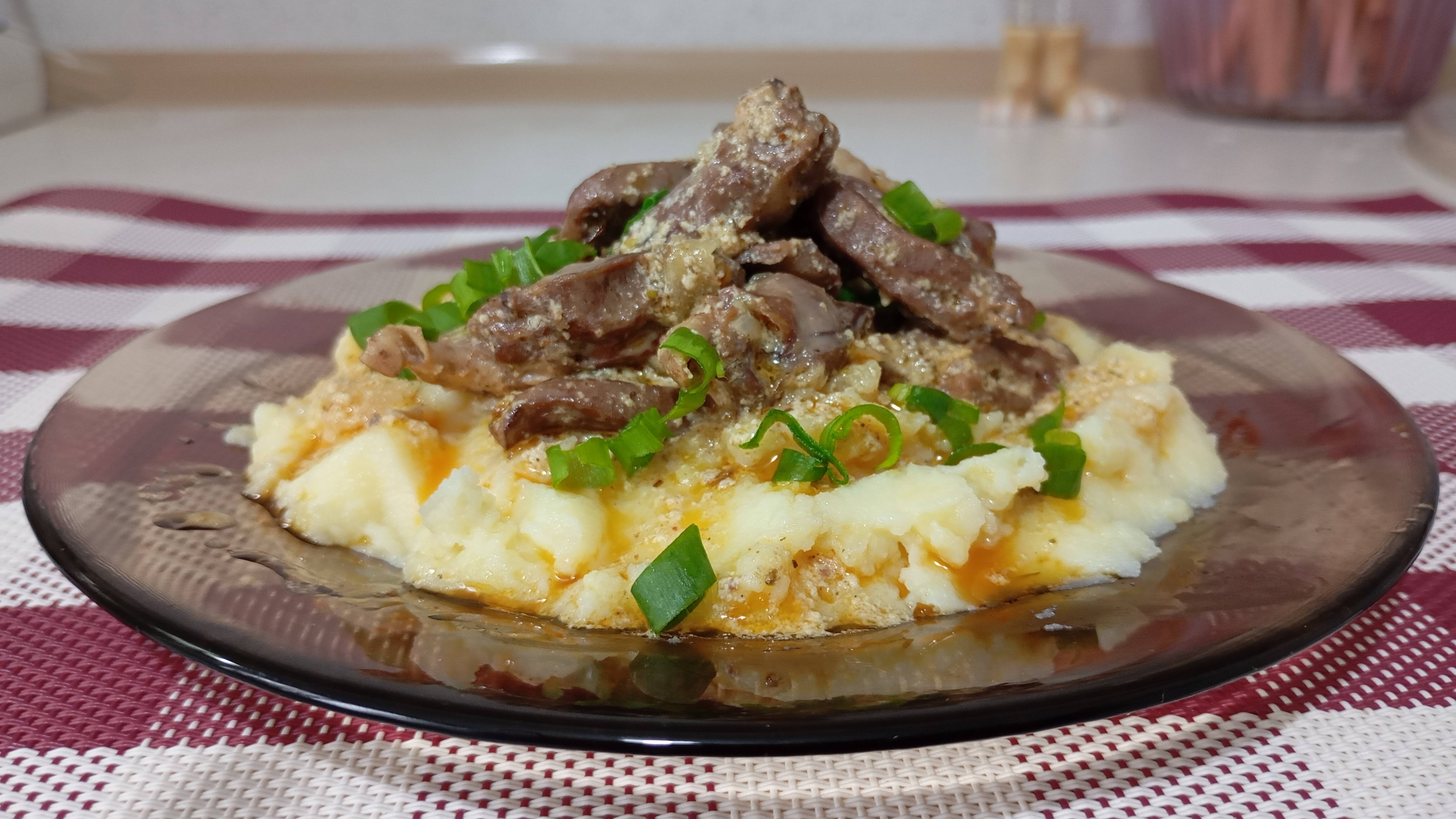 Куриные СЕРДЕЧКИ, тушеные в Сливках.