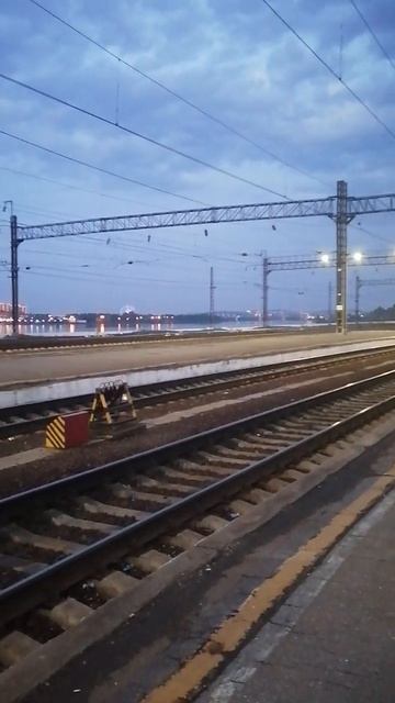 Поезд Москва - Владивосток, станция в г. Иркутск.