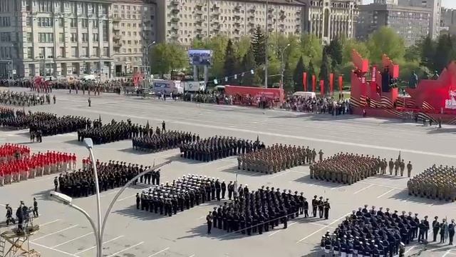 Парад Победы 80 лет спустя — Героизм, Достоинство и Непокорённый Дух России