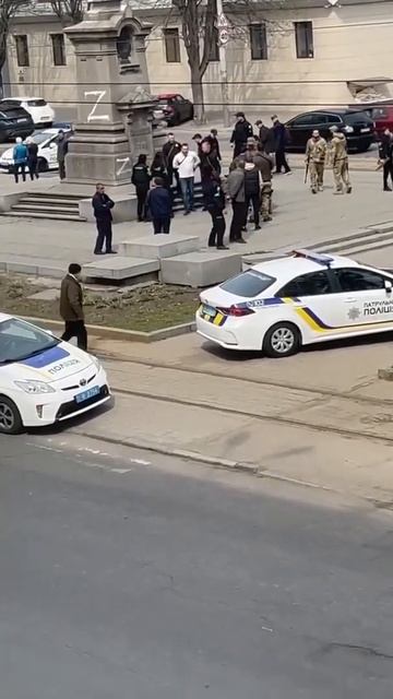 Памятник Пушкину в Днепре пометили буквами Z. #украина