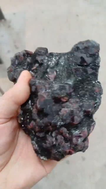 Гранат в породе. Вьетнам.  #gems #minerals #nature #gemstone  #garnet