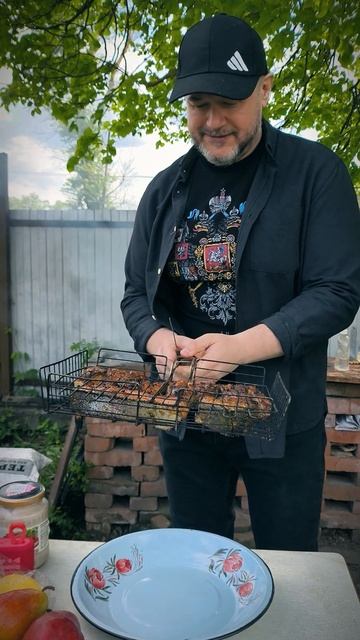 Форель с грушами солнечным майским днём