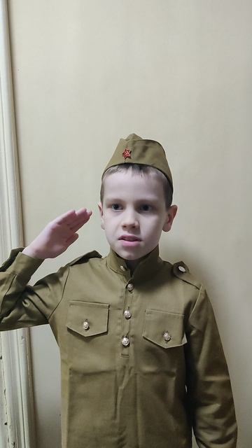КРАСНОАРМЕЕЦ ЕВГЕНИЙ.