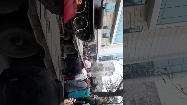 09.05.2025 на Амурском бульваре возле рынка