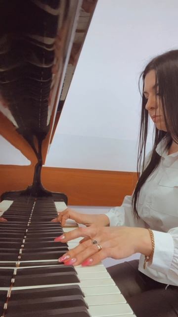 09-05-2025 игра на рояле ! Вспоминала наигрывала мелодию