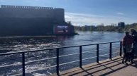 🔥Для жителей Эстонской Нарвы в Ивангороде установили два гигантских экрана, где транслировали мероп