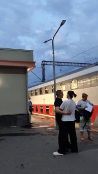 поезд с отправлением Москва - Пенза. Поезд Сура фирмен?
