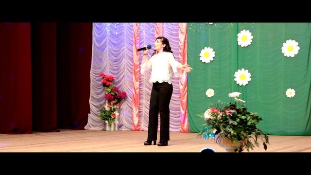 Выступление Люсине - ученицы школы вокала BAGATA в Адлере