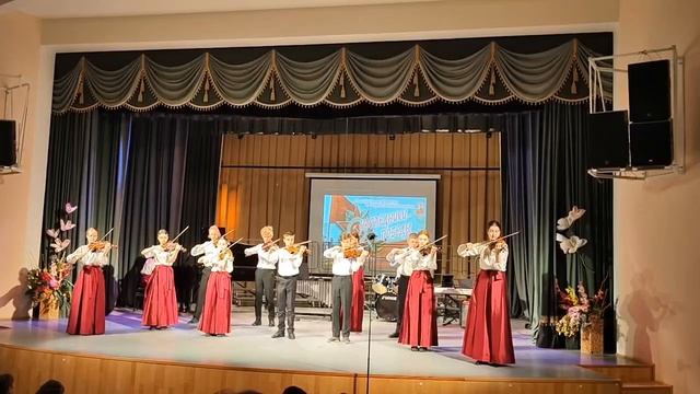 Антон Лысов "Попурри на темы песен о войне".Анс скрипачей "Вдохновение", г.Пушкин (С-пб)