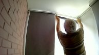 Установка рулонной шторы на пластиковое окно со сверлением.