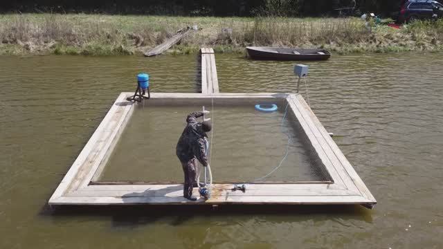 Универсальный аэратор для водоема „три с одном“ российского производства. Марка Komandor