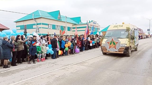 Бөек Җиңүнең 80 еллыгы уңаеннан узучы  бәйрәм чарасы техника парады белән башланды