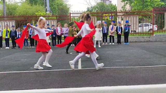 Танец под песню Шаман «Встанем»
Д/с 47 г.Новороссийск