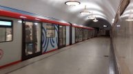 81-775/776/777.2 прибывает на станцию метро Новослободская, г