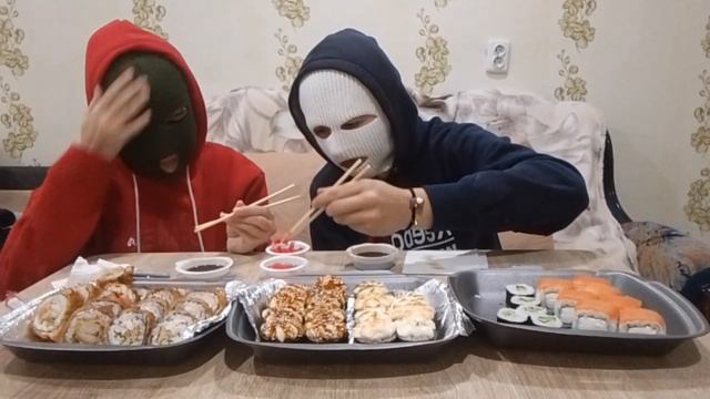 Первый, тайный МУКБАНГ🙈💕 /Таинственные незнакомцы, ?