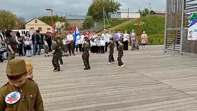 Строевая песня команды "Патриоты" на X муниципальной спортивно-патриотической игре "Юнарменйчик"