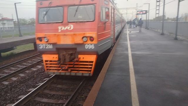 Электропоезд ЭТ2М-096 До станции Малая Вишера Прибывает на станцию Сортировочная Имени Морозова