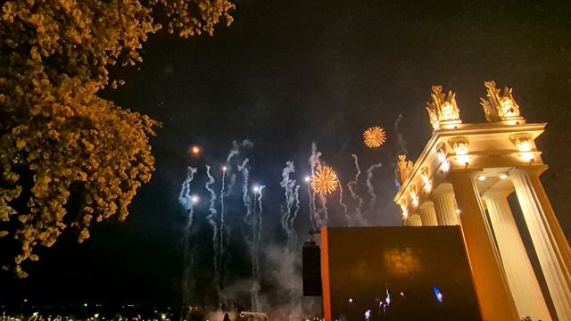 Салют в Волгограде на Центральной Набережной!