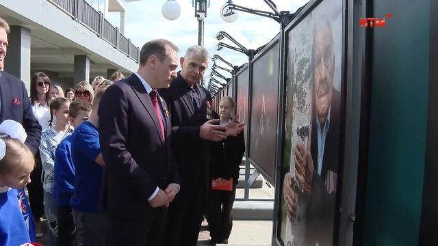 Глава Мордовии осмотрел фотовыставку «Время для тишины»