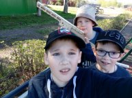 гуляю с друзьями у нас автомат ППШ