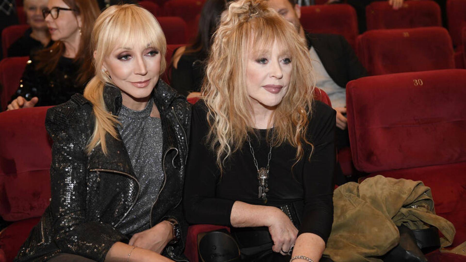 Орбакайте встала на колени перед Пугачевой