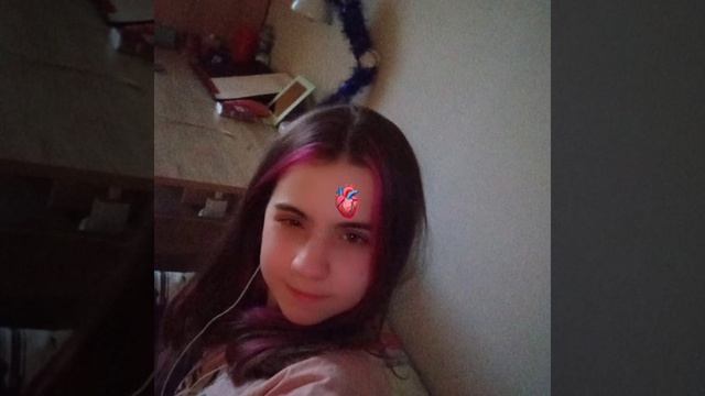 А здесь как раз таки я с подругой, которая делала эдиты))
Она блондинка если что))