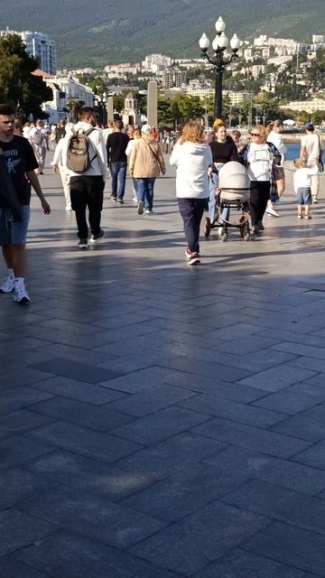 9 мая на ялтинской Набережной