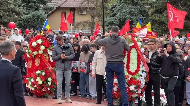 🔥 Жители Гагаузии прошли Маршем Победы

Тысячи людей в Гагаузии сегодня прошли Маршем Победы, чтобы