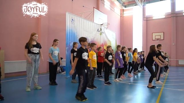Занятия хип-хоп танцами в Нахабино - школа № 2 и Павловская СОШ д. Чёрная
