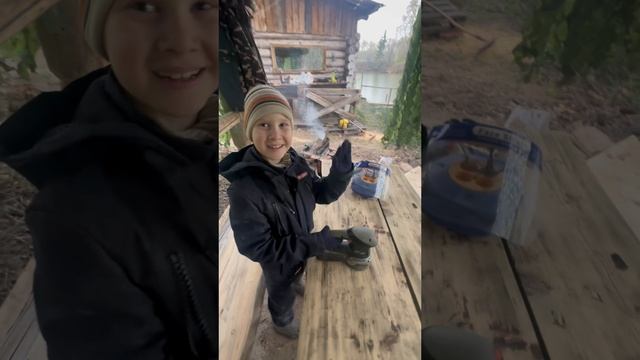 Построили беседку на берегу