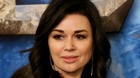 Первое официальное интервью Анастасии Заворотнюк