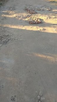 Жители поселка Аэропорт уложили дорогу для машин