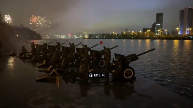 Посмотрите кадры, как делали залпы из пушек около «Динамо».