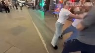 Абу-бандит из гадюшника поп-мма по прозвищу Байра вместе с «братьями» провоцируют и избивают людей
