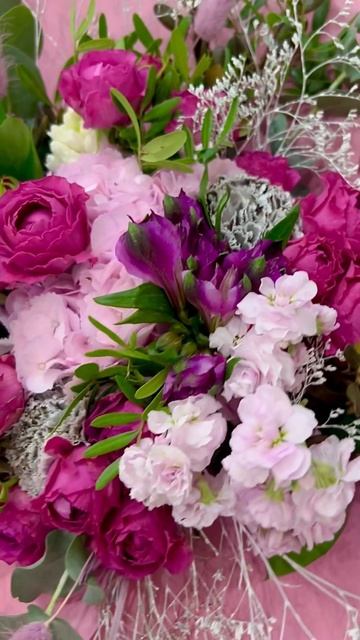 Букет с ароматными розами, гортензией, матиоллой😍💐